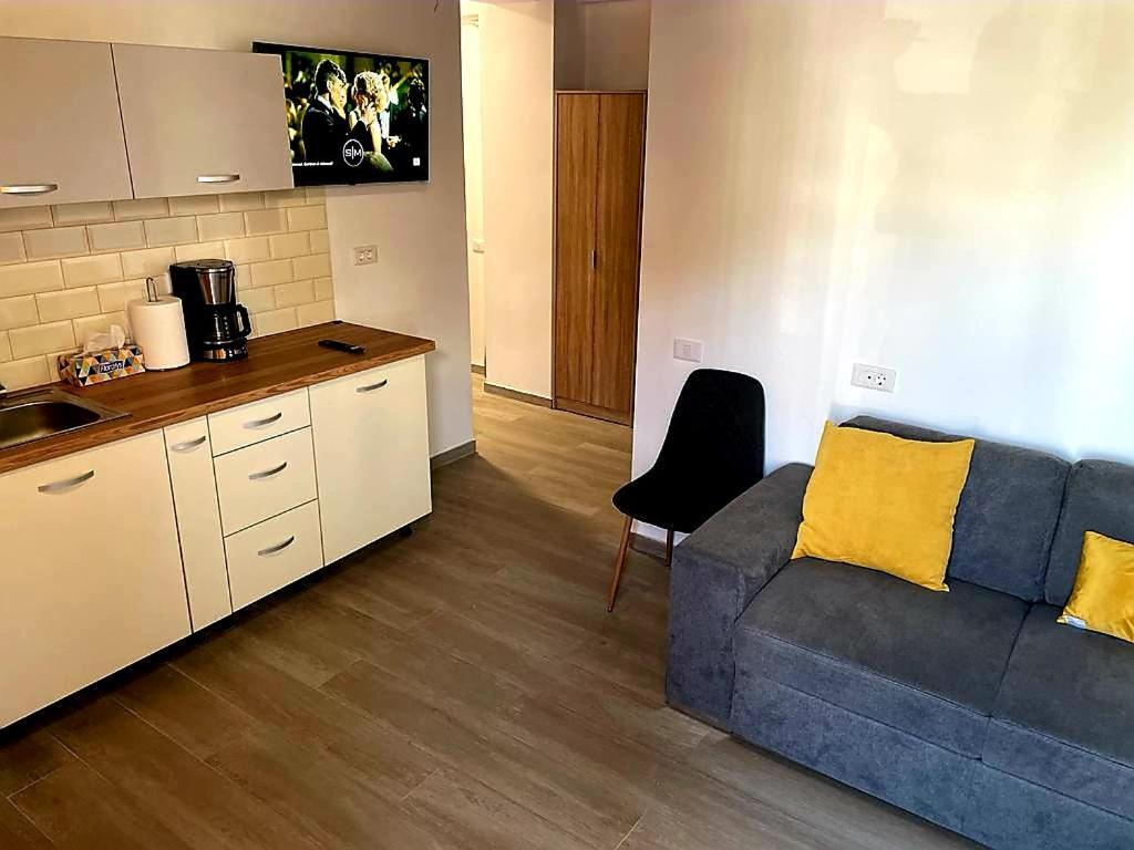 Nico Apartment นาโวดาริ ภายนอก รูปภาพ